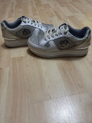 Zapatillas Guess Plata-Blanco