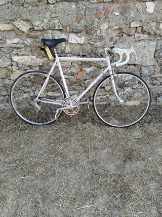 Bicicleta carretera BH Vento clásica