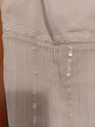 Blusa MOMO beige con lentejuelas