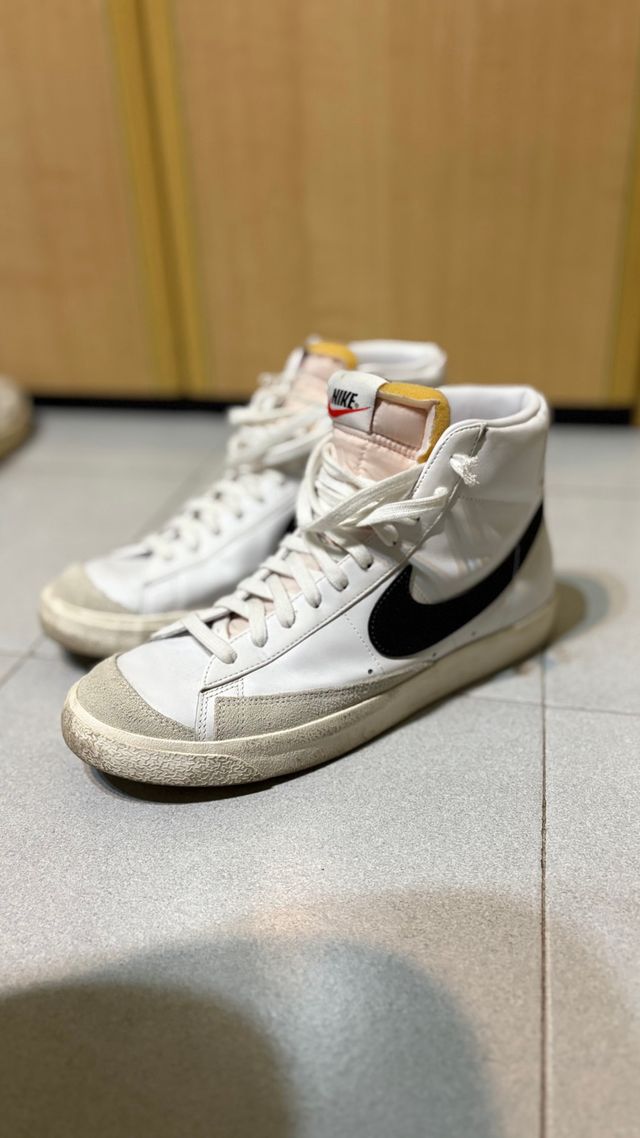 Nike Blazer Mid '77 - Scarpe alte bianche e nere