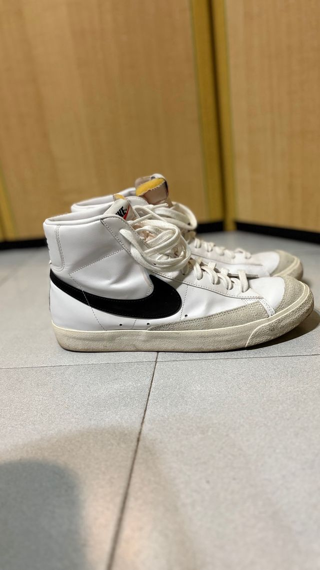 Nike Blazer Mid '77 - Scarpe alte bianche e nere