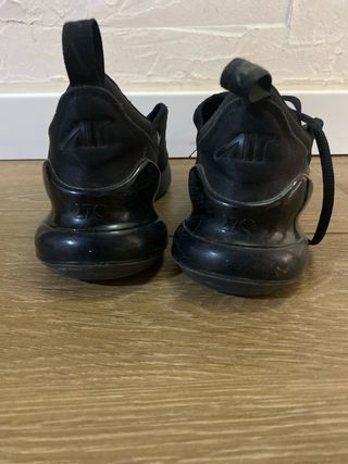 Nike Air Max 270 - Negras