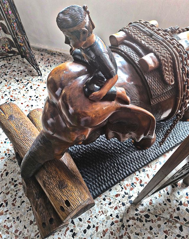 Elefante tallado en madera