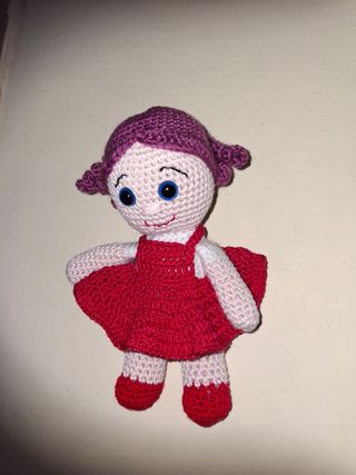 Muñeca amigurumi tejida a crochet