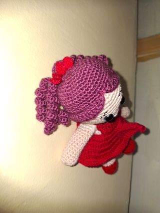 Muñeca amigurumi tejida a crochet