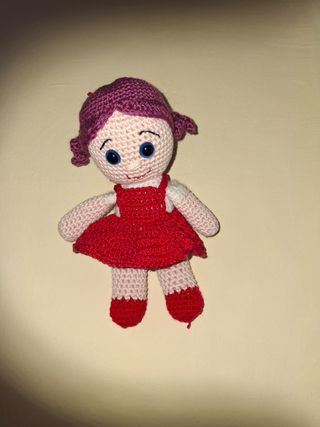 Muñeca amigurumi tejida a crochet
