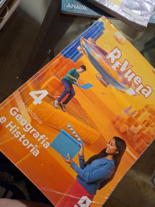 Libros de texto Cuarto de la ESO SM REVUELA