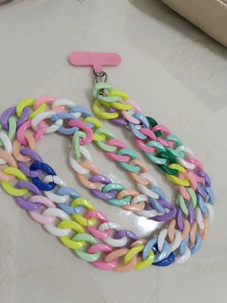 Collar multicolor cadena chunky para movil y gafa