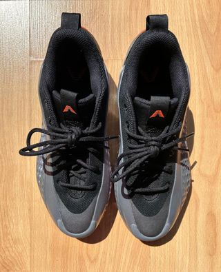 Zapatillas AE1 baloncesto gris-negro