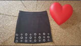 FALDA EFECTO ANTE DETALLE REMACHES STRADIVARIUS