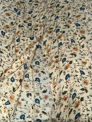 Vestido floral beige y multicolor