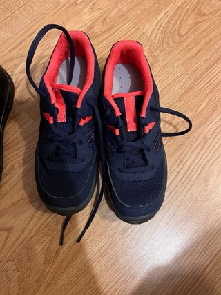 Zapatos niña T36 negros + zapatillas azules