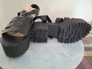 Sandali Pull&Bear neri, n.37
