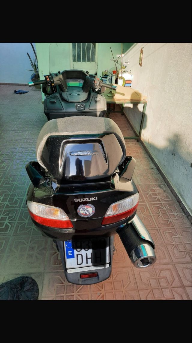 Suzuki Burgman 650 - Scooter