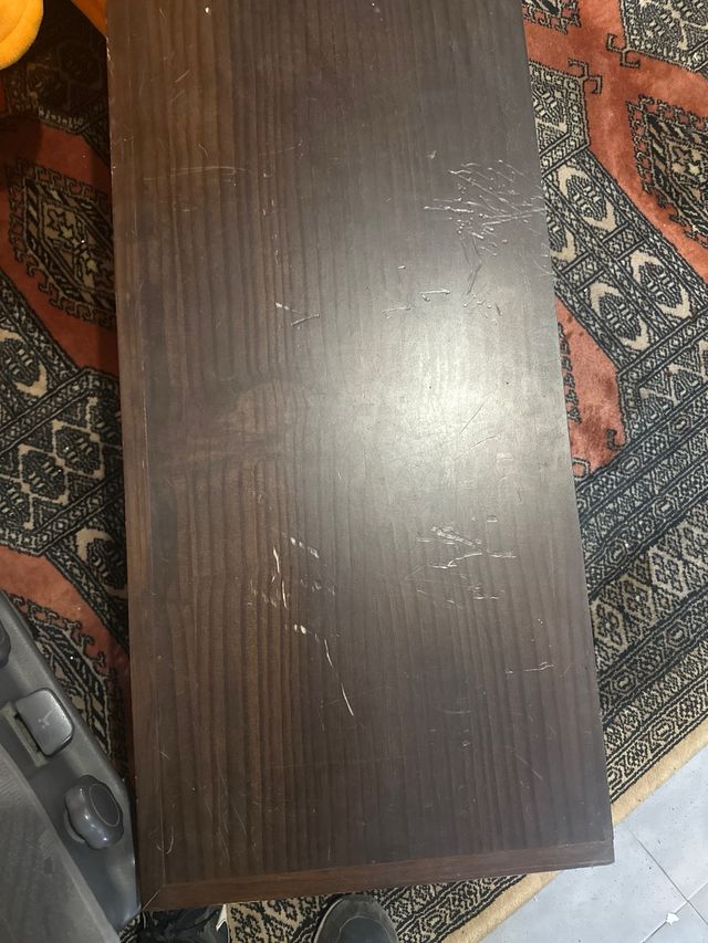 Mesa baja regulable marrón