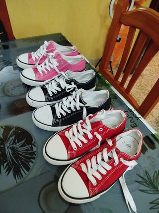 3 pares zapatillas ,negras ,rosas y rojas