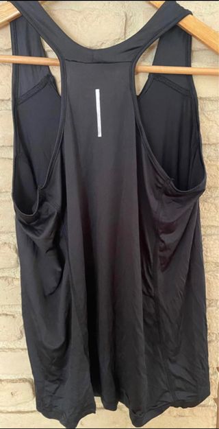 Camiseta deportiva negra