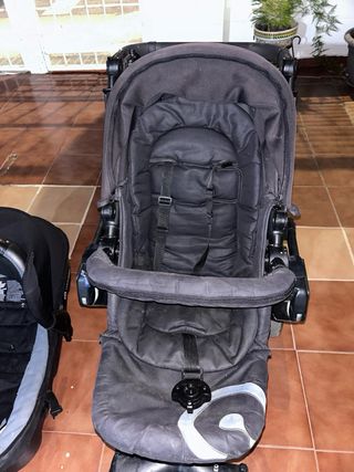 2 passeggini per bambini: passeggino + culla