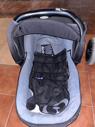 2 passeggini per bambini: passeggino + culla