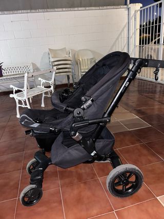2 passeggini per bambini: passeggino + culla