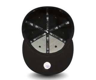 Gorra New Era negra