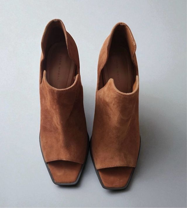 Botines de piel tacón con aberturas