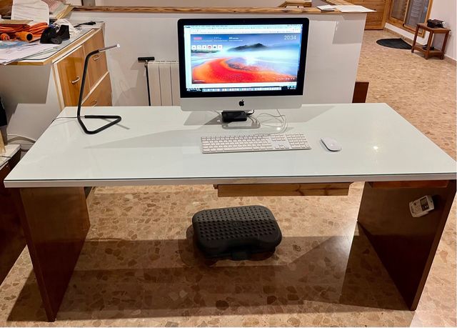 Escritorio moderno - cristal y madera