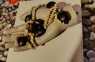Collar semillas beige y marrón