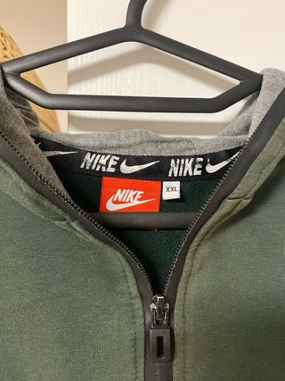 Chaqueta Nike Verde Gris