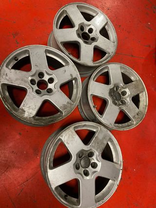 4 Llantas Audi 16" Originales
AudiA3 turbo año2000