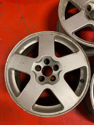 4 Llantas Audi 16" Originales
AudiA3 turbo año2000