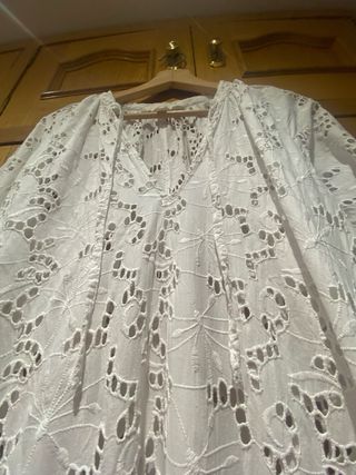 Vestido blanco bordado