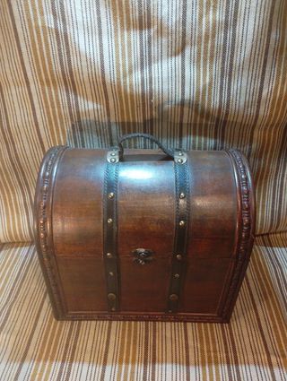 Baúl madera antiguo