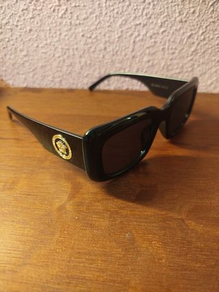 Gafas de sol negras