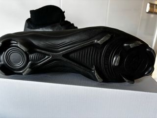 Botas Nike Jr. Phantom Vision - Fútbol. talla 42,5