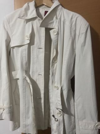 Gabardina blanca mujer