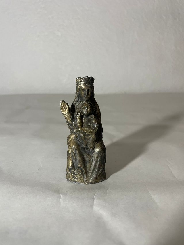 Figura della ragazza vergine in metallo argentato