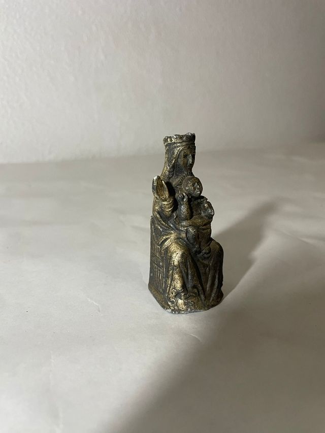 Figura della ragazza vergine in metallo argentato