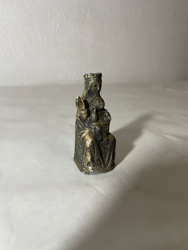 Figura della ragazza vergine in metallo argentato