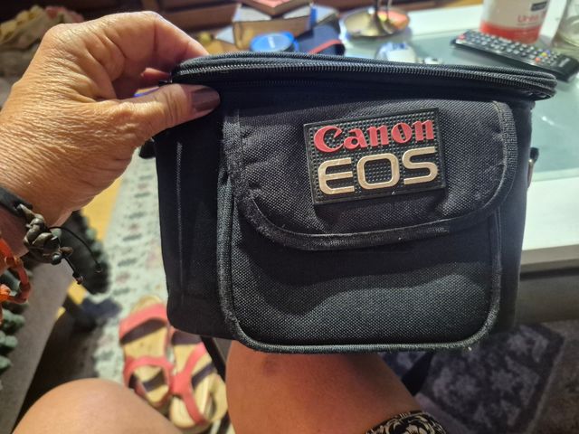 Cámara Canon EOS 300 + Objetivo.