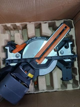 Sierra ingletadora Evolution R210SMS+