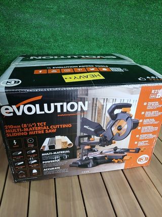 Sierra ingletadora Evolution R210SMS+