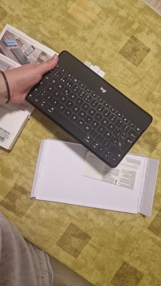 Logitech Keys-To-Go: Teclado Bluetooth Apple
