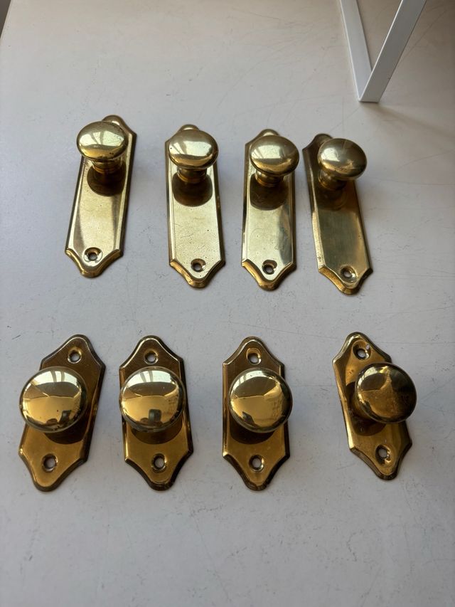 8 Tiradores dorados para armario