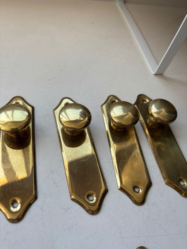 8 Tiradores dorados para armario