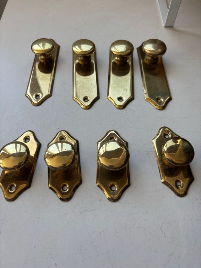 8 Tiradores dorados para armario