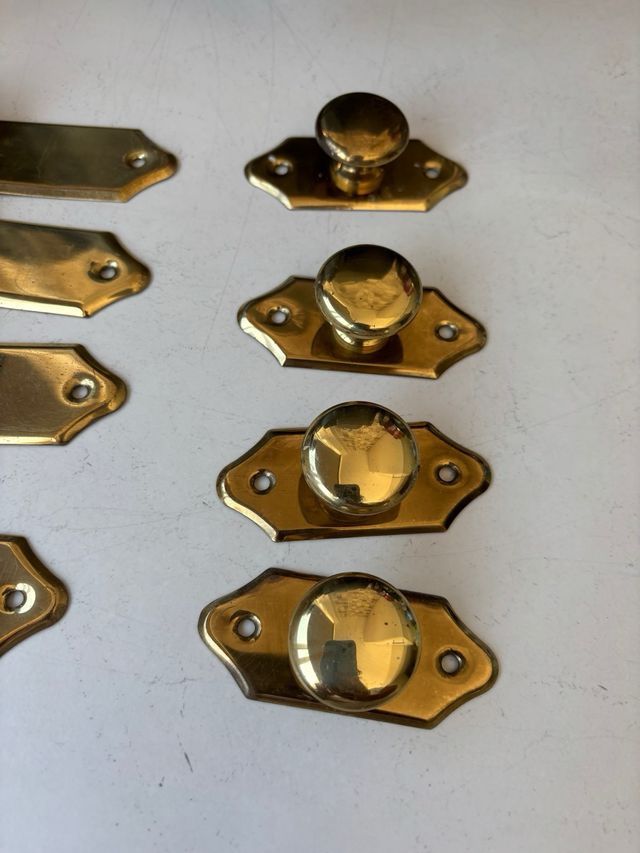 8 Tiradores dorados para armario