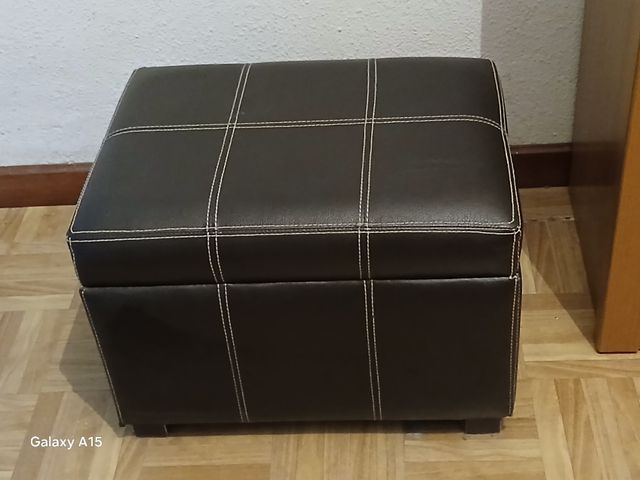 Baul Puff marrón - Piel sintética.