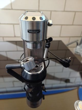 Cafetera De'Longhi Dedica acero inox