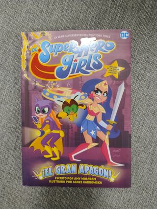 DC SUPER HERO GIRLS: ¡El gran apagón!